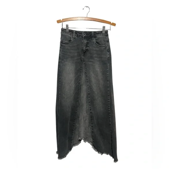 Wash Lab Women’s Black Washed Denim Midi Maxi Skirt Size 25 Frayed Hem - Picture 1 of 6